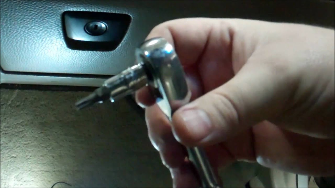 2004 Volvo XC90 Cabin Air Filter Replacement