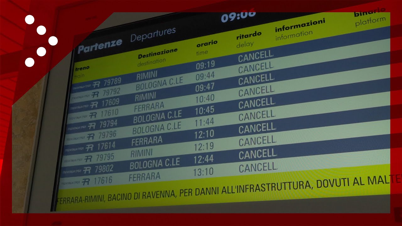 Alluvione Ravenna, treni cancellati per i danni alle linee ferroviarie: le immagini dalla stazione