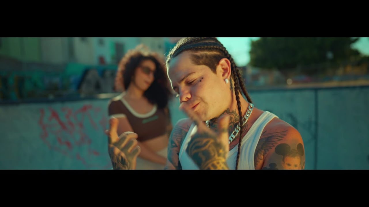 SUCIA BELY FT MANIAKO // VUELTA AL PLANETA // Beat: RITMOS SUCIOS //