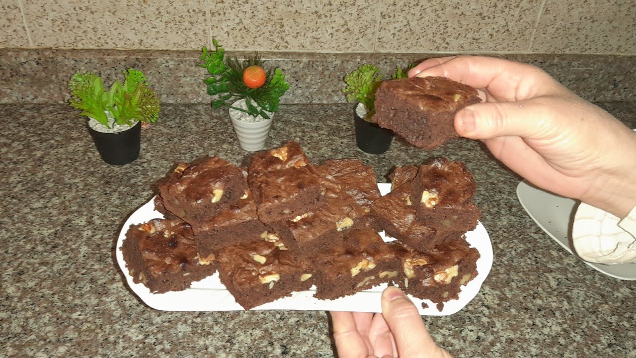 احلى براونيز بالشوكولا راءعة ولذيذة ومعلكة متشبعوش منها ولا اروع😋