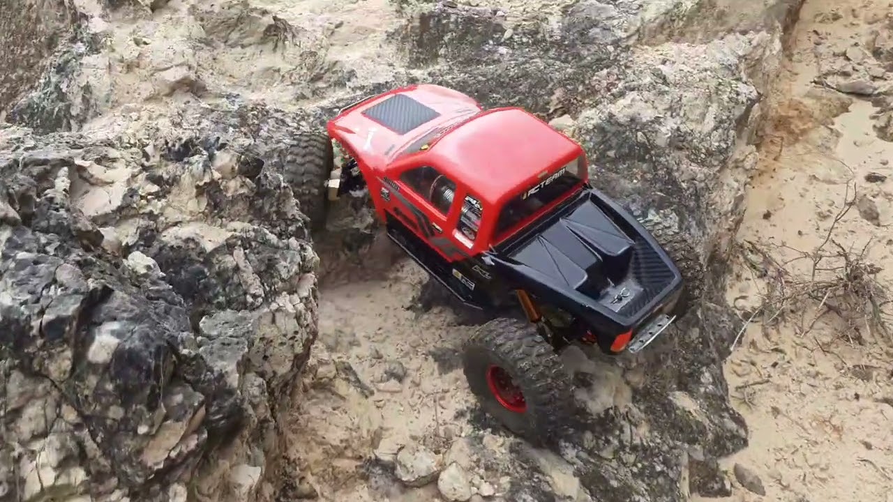 axial  scx2 châssis en carbone.  jante carbone  et moteur fusion hobbywing 1800kv  😀😃