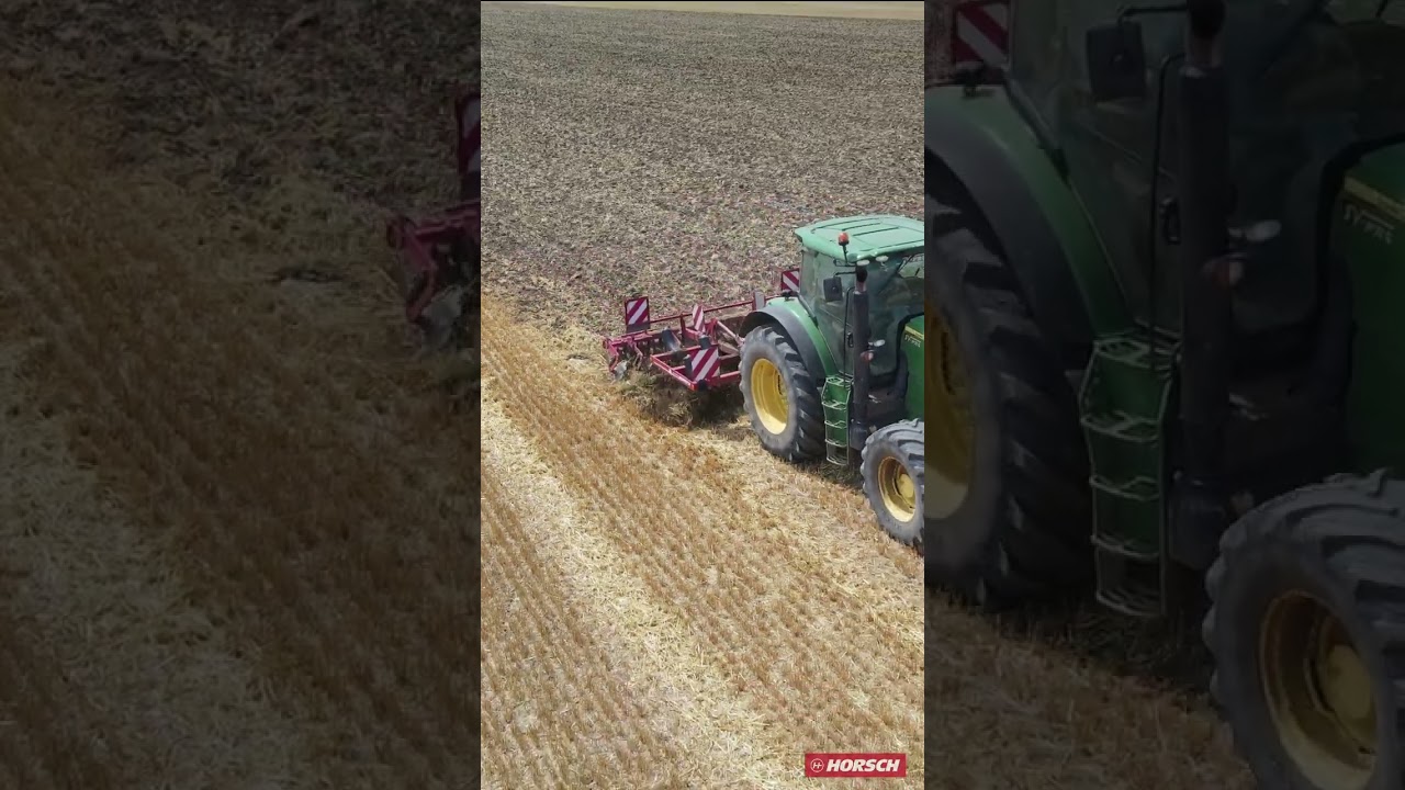 HORSCH Terrano FX during stubble cultivation