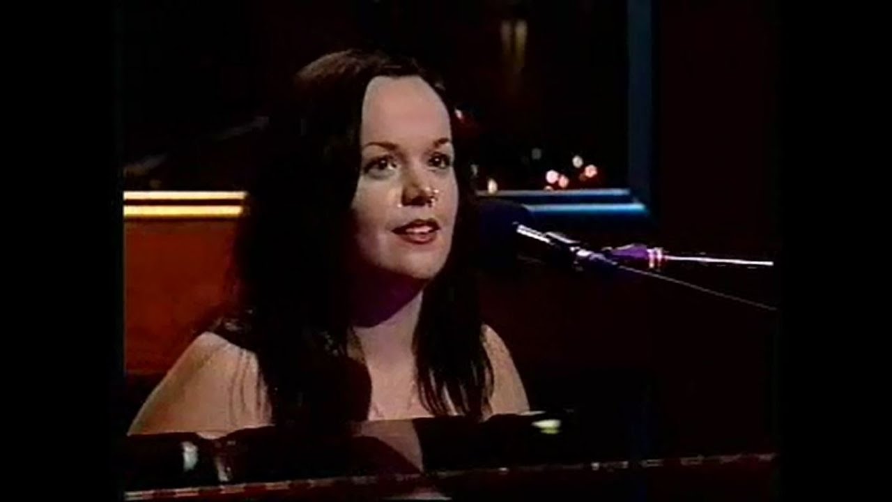 Hallelujah (Leonard Cohen) – Allison Crowe live tv version