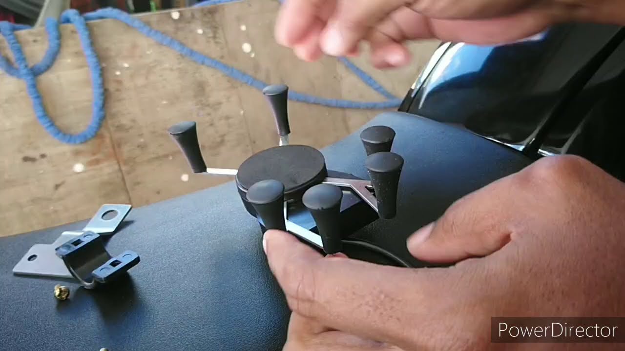Installation of Phone Holder with Charger on Yamaha YTX 125 | Natz DIY Tutorial