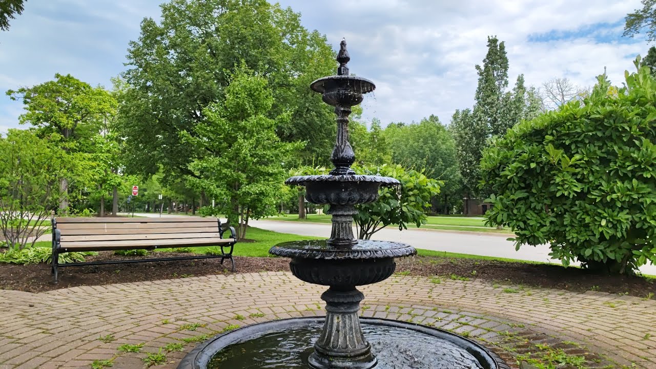 Walk around Park Ave in Glencoe, IL
