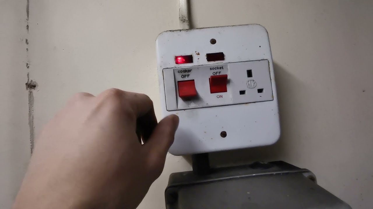 Allied Dumbar Abandoned Offices, Swindon (Powering With Power Inverter)