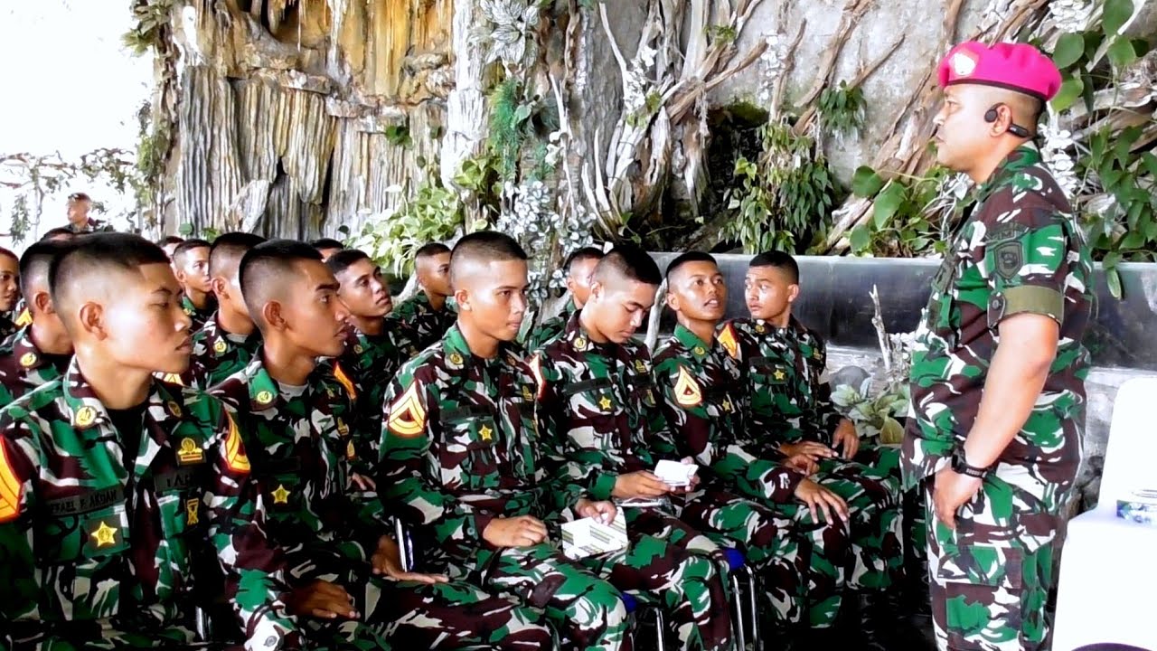 Doktrin Masuk Sarang Petarung MARINIR Manggala Kepada Calon Pemimpin Taruna AAL Tingkat II