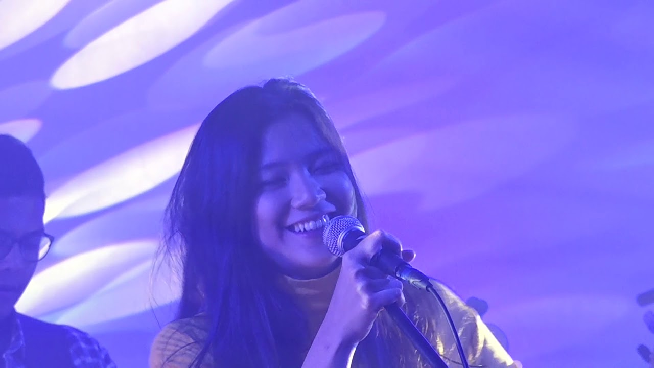 Danilla - Entah Ingin Kemana [Live]