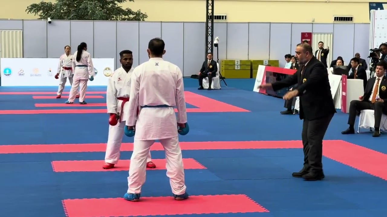 SG25 R2 Daniel Hutapea (INA) Vs Malaysia - Male Kumite Team Semi Final