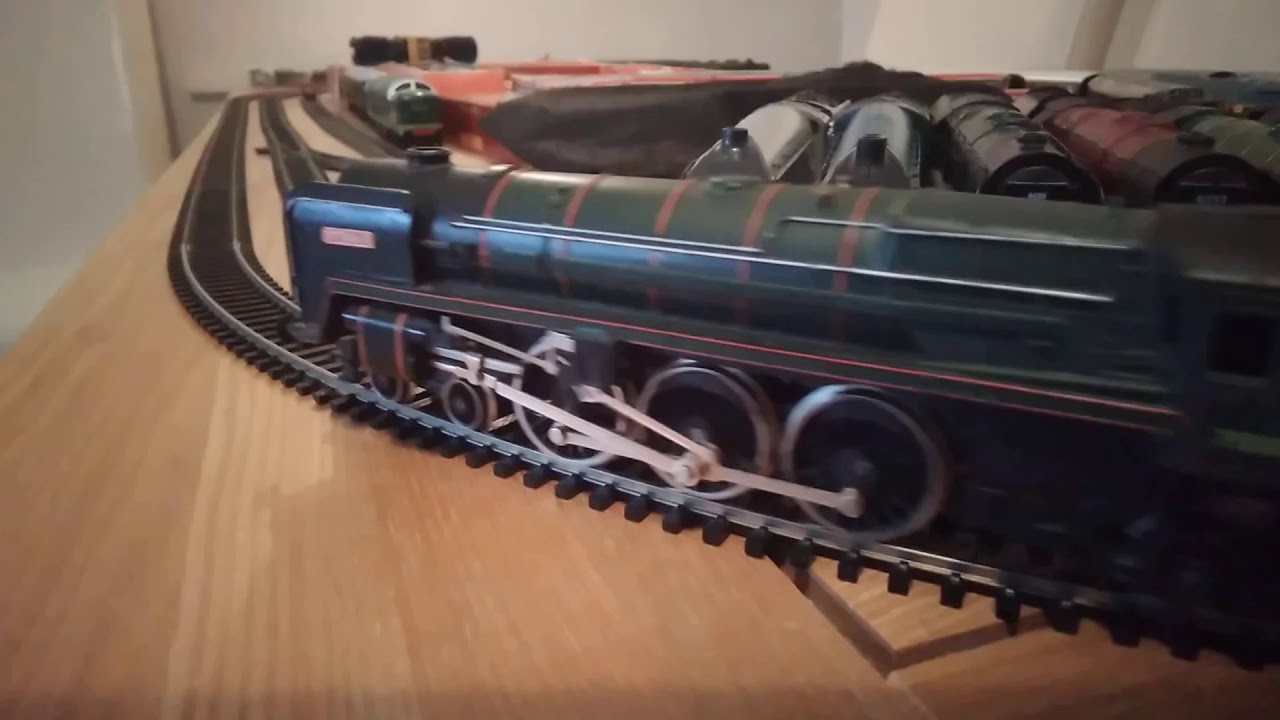 BR Standard (Britannia) pacifics, with 2 BR mark 1 coaches.