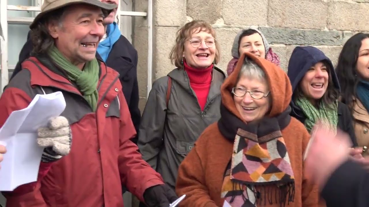 « ALLEZ LES GARS, COMBIEN ON VOUS PAIE POUR FAIRE ÇA » / LANNION - 19 JANVIER 2023
