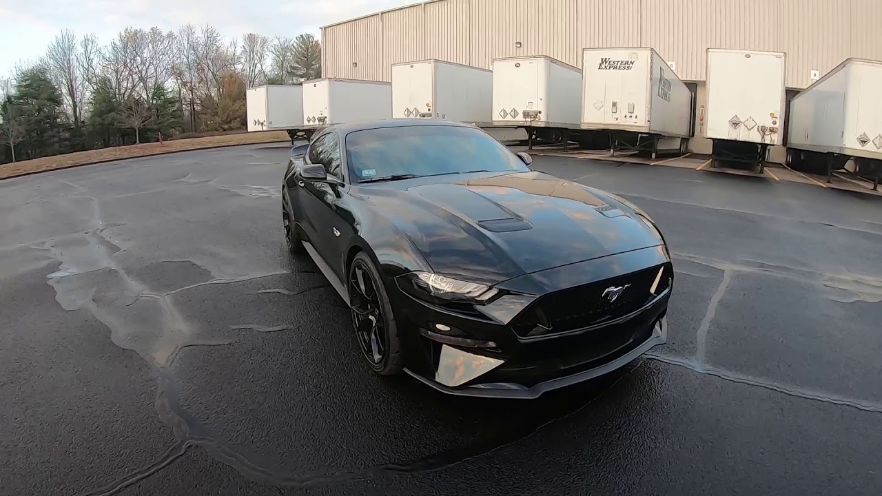 2019 Mustang gt walk through *first video*
