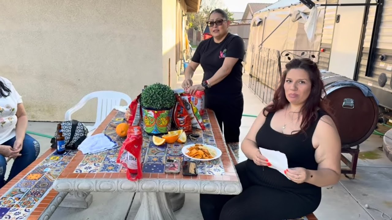 A LA PATRONA YA NADIEN LE INVITA UNA MICHELADA LA DEJAN SOLA @taquerialabonita9859 