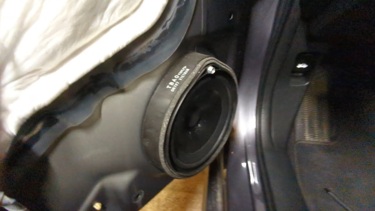 Honda Civic X (10gen) 2016- замена передних динамиков