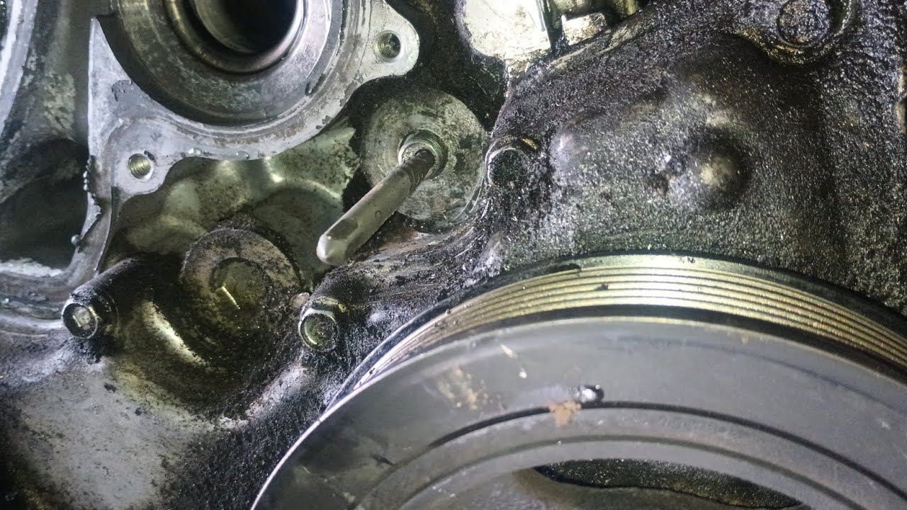 COMO SACAR EL TORNILLO QE SE QEVRO DEL TENSOR DE LA VANDA 2007 HONDA CIVIC 1.8