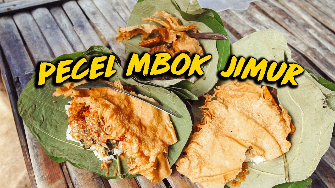 MBOK JIMUR PENJUAL PECEL DAUN JATI ,SEORANG DIRI DAN BUKA 24 JAM!!