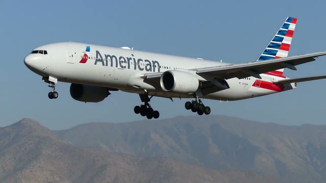 Boeing 777-223ER N759AN American Airlines Landing 17L Scel