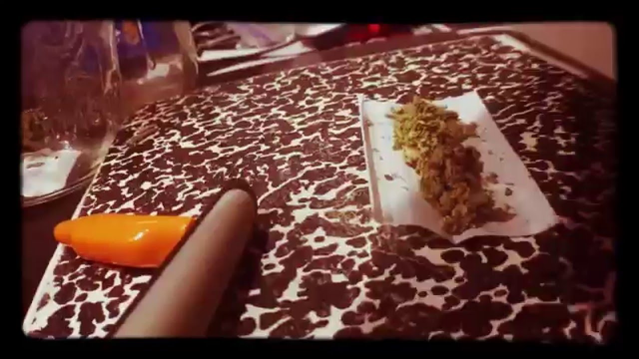 Rolling a Wax Joint Time Lapse TWAX