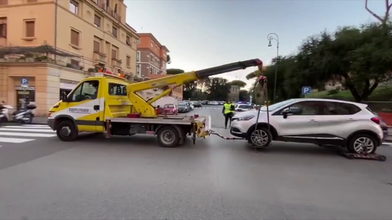 Raggi - Nuovo servizio di rimozione delle auto in divieto di sosta (15.02.20)