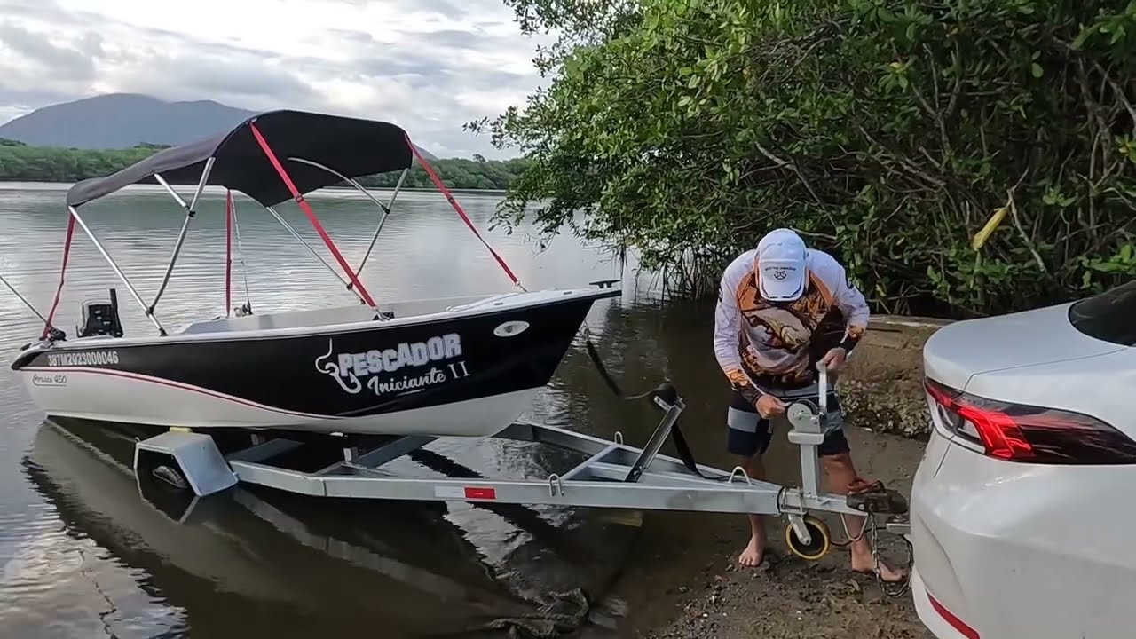 Será que é possível? Tirar e colocar barco na água sozinho