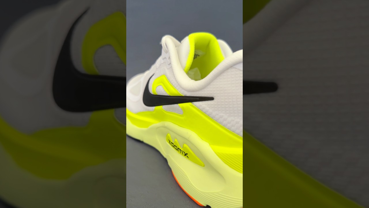 Nike Structure Plus