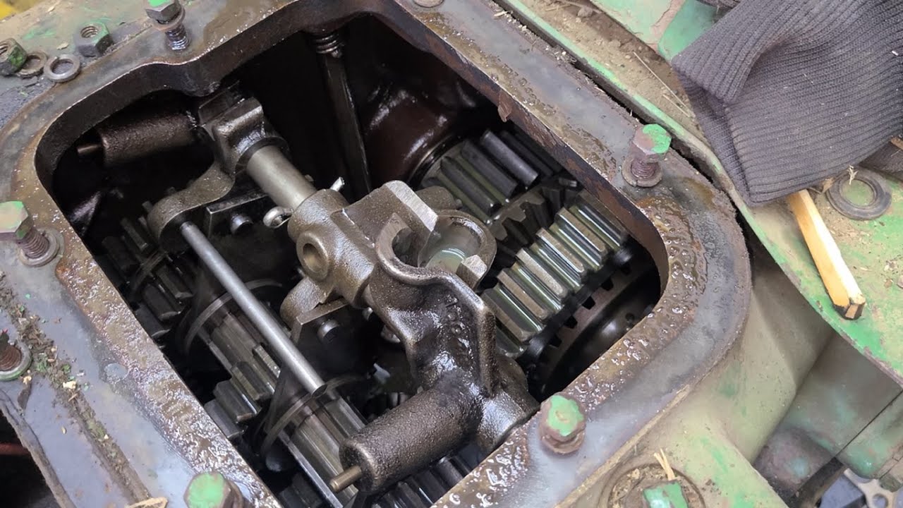 1939 John Deere A Part 5 Transmission Disassembly - Restoration Series
