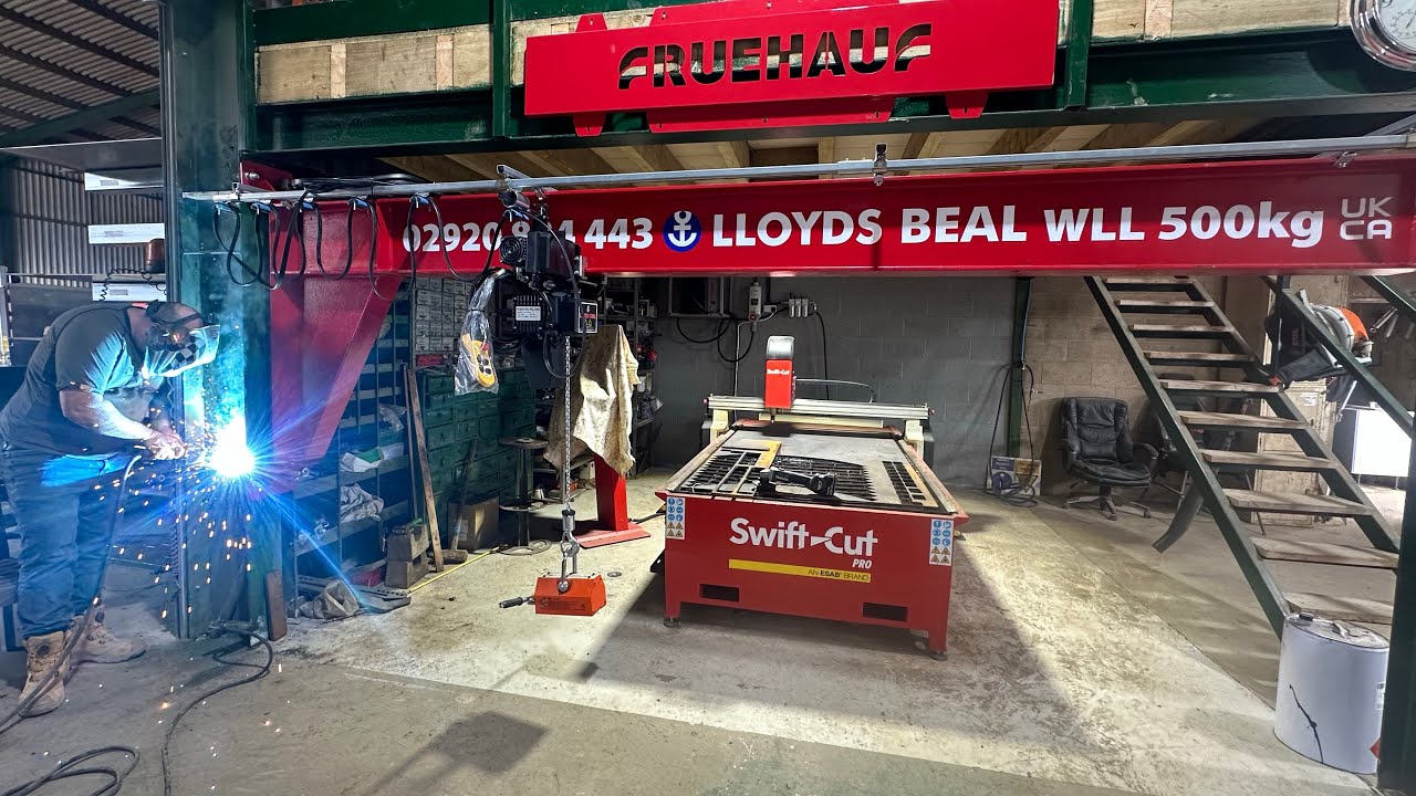 FITTING A HEAVY DUTY WORKSHOP OVERHEAD CRANE JIB 