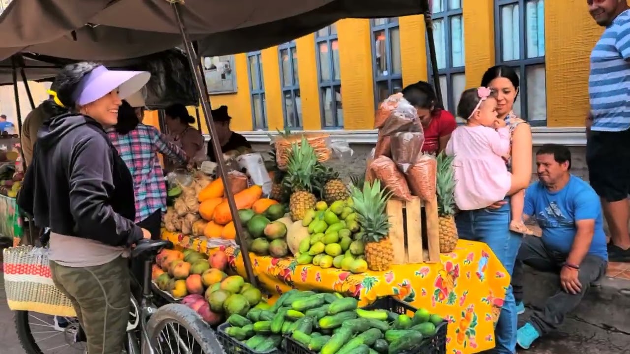 Viernes de tianguis en Chavinda