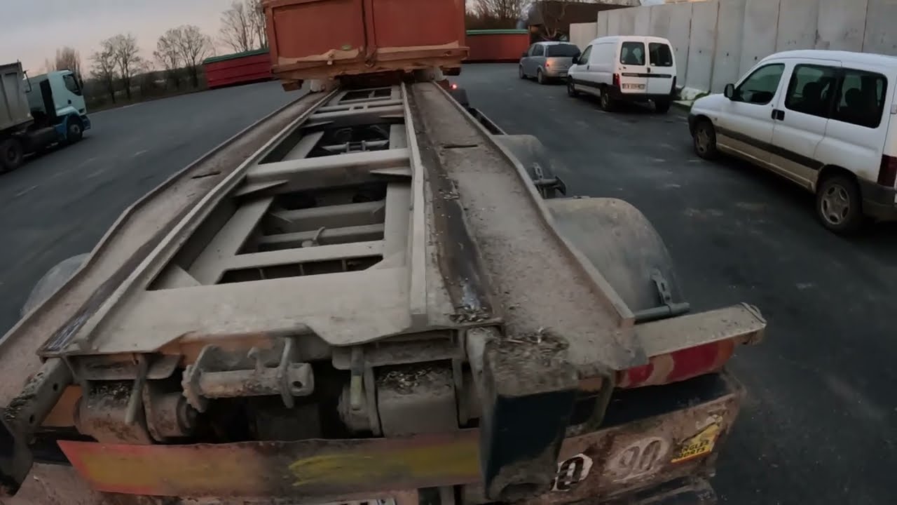 What it looks like to work as a hooklift truck driver | POV