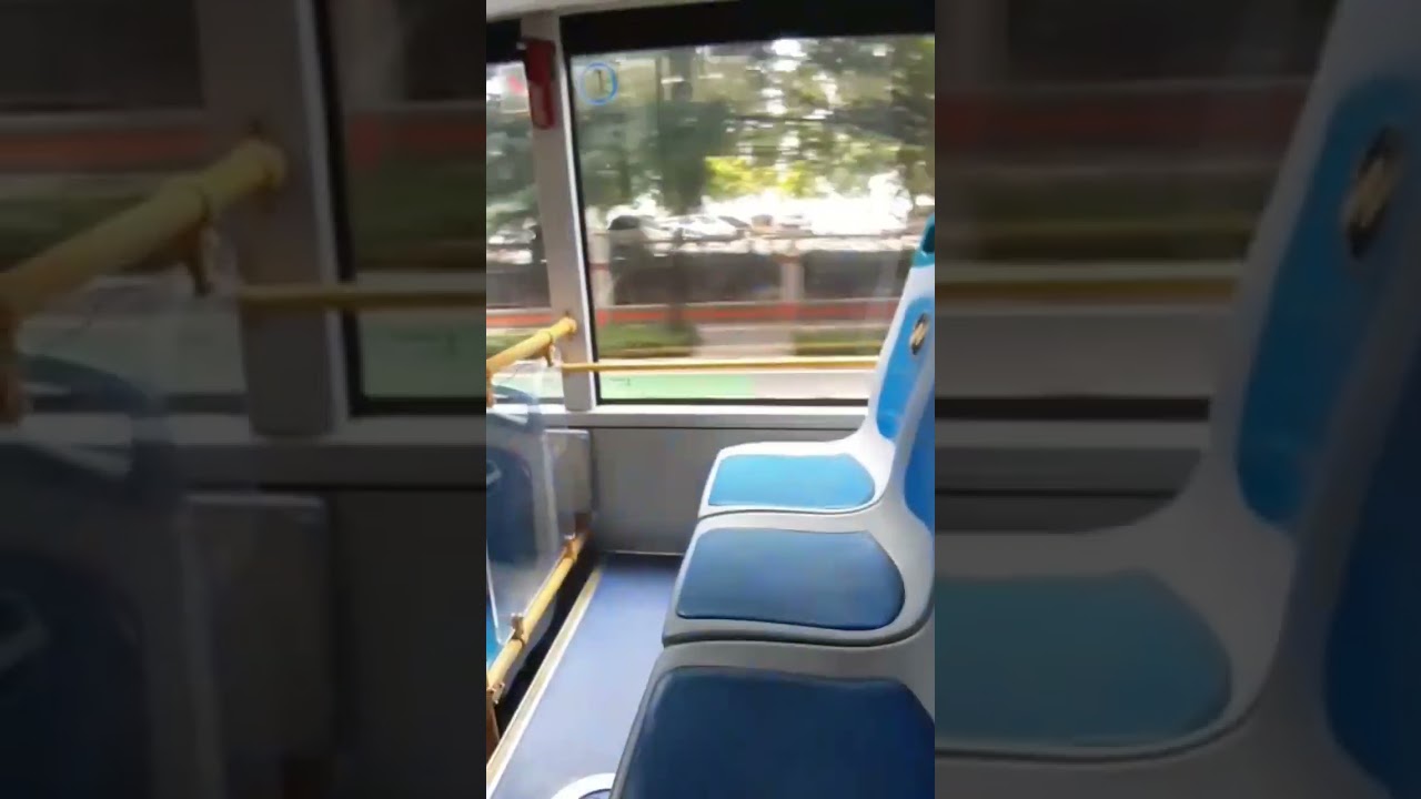 Bus Transjakarta Gandeng Segede Ini Penumpang Cuma Cuma Berdua