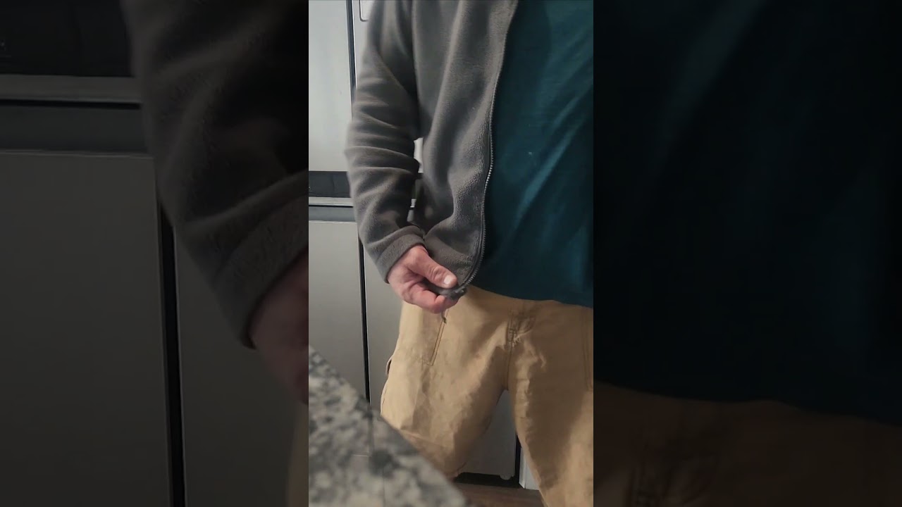 How To Zip Up Your Coat One Handed #zipping