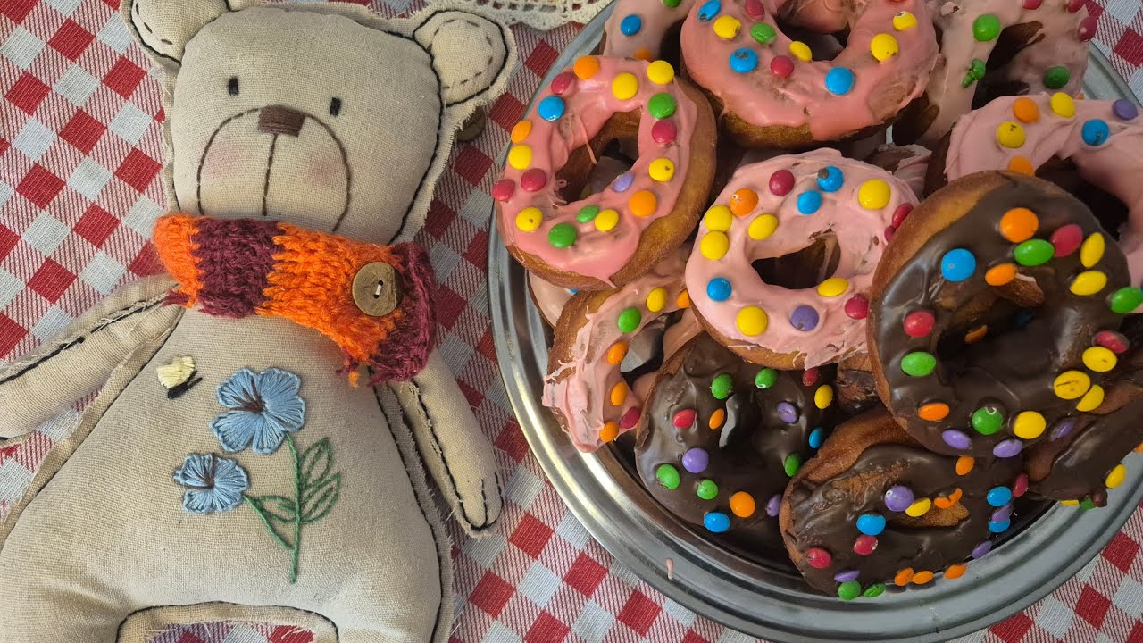 O ursinho perdido e as rosquinhas de confeitos coloridos| artesanato e receita fácil 