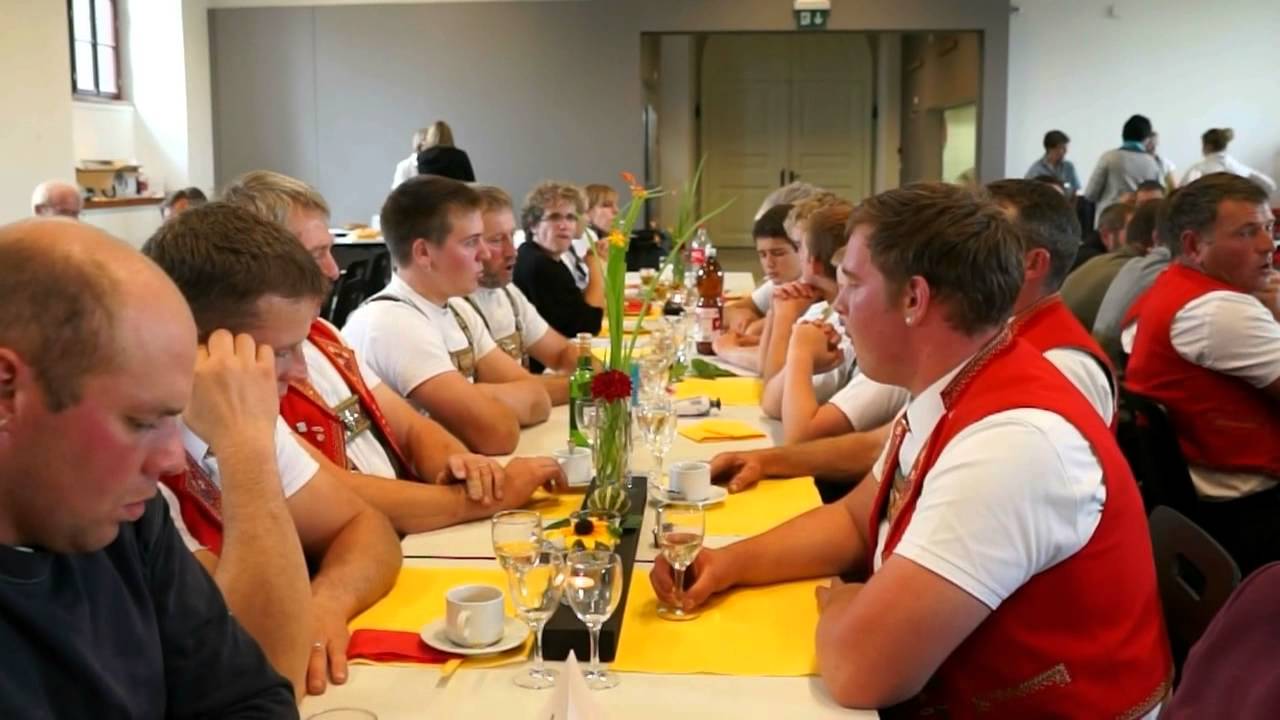 Viehschau in Teufen 2013 Die Sennen nehmen noch ein Zäuerli