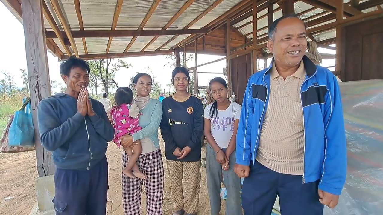 នាំយកជំនួយថវិកាលោកពូនៅសហរដ្ឋអាមេរិកផ្ដល់ឲ្យក្រុមគ្រួសារប្អូននឿត