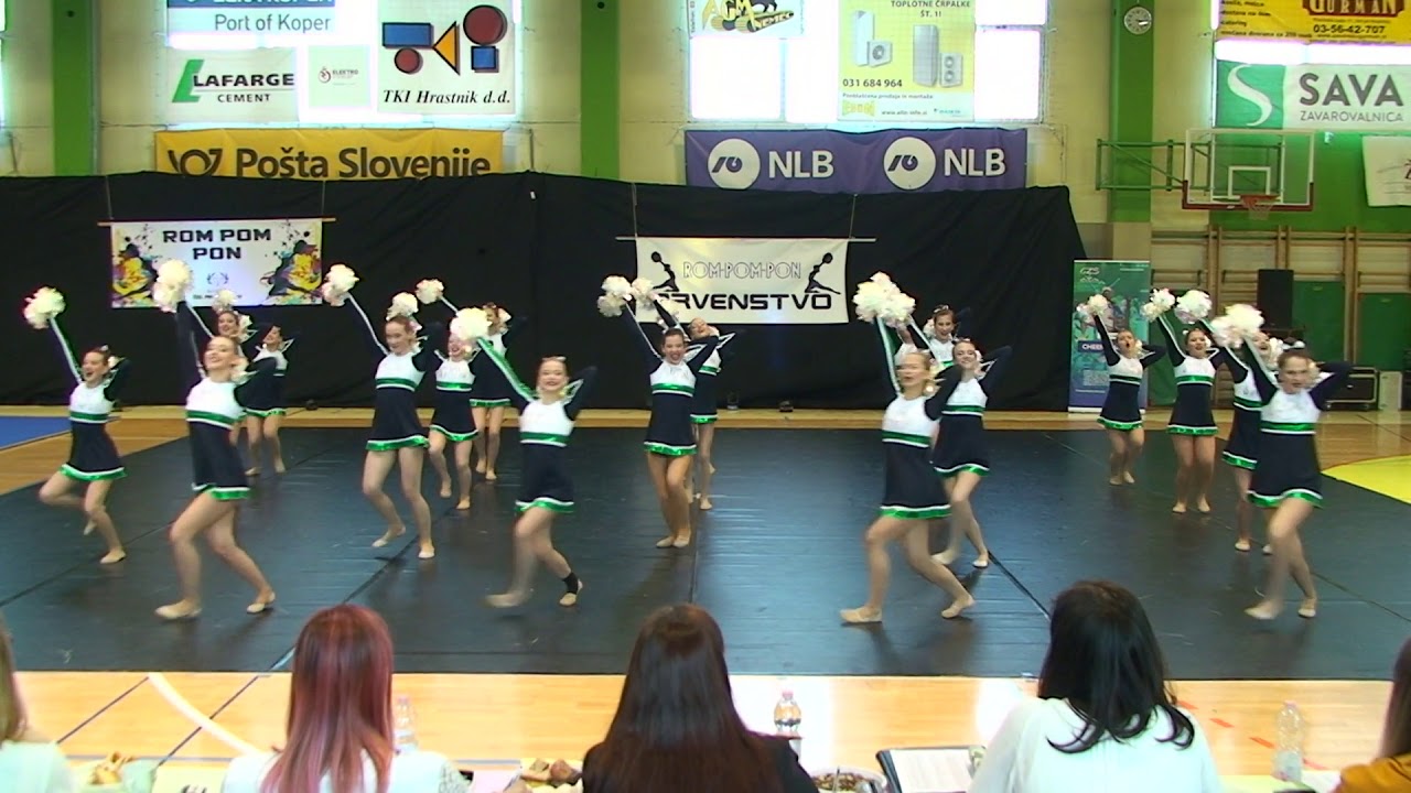 PK Ples plus Show Team Junior Mladinska cheer pom skupine Rom Pom Pon 2019