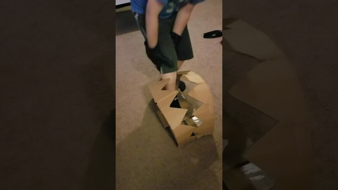 Hello Neighbor Cardboard Crafted Bear Trap