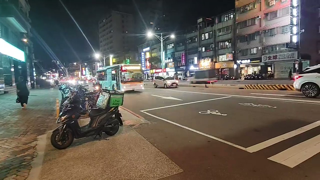 20251126@首都客運藍2路線電動公車029-FV往新莊方向雙鳳富國路口南通過