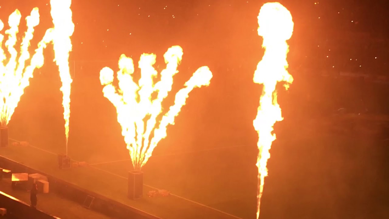 @Wolves v Liverpool pre-game with  DJ Justin Wilkes 21-12-18