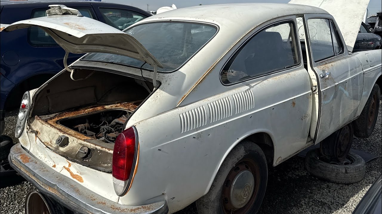 EURO CLASSICS AT JUNKYARD: Alfa Romeo Spider, VW Type 3, Peugeot 404, BMW E39, 2 Mercedes-Benz W123