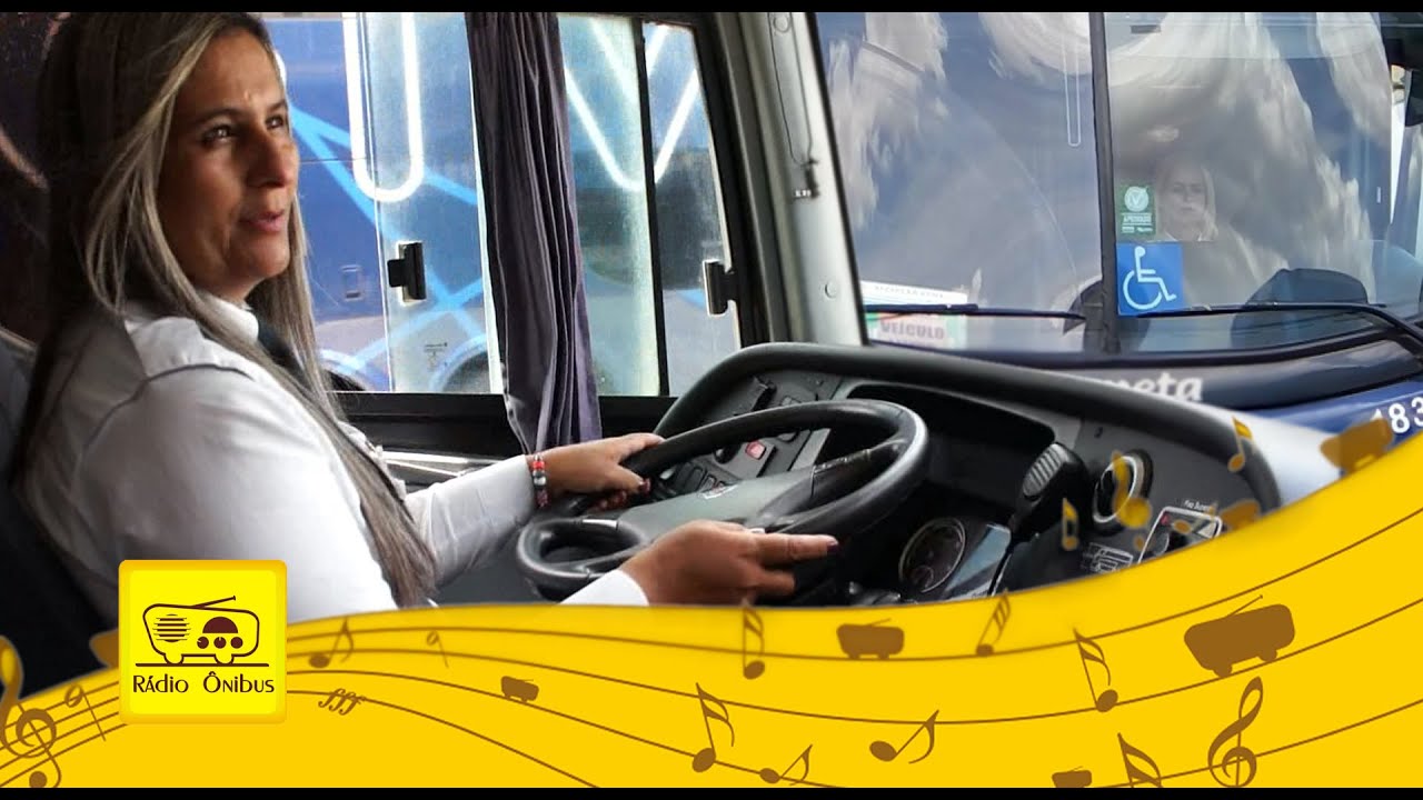 Dia Internacional da Mulher: Mulheres dirigindo ônibus rodoviário