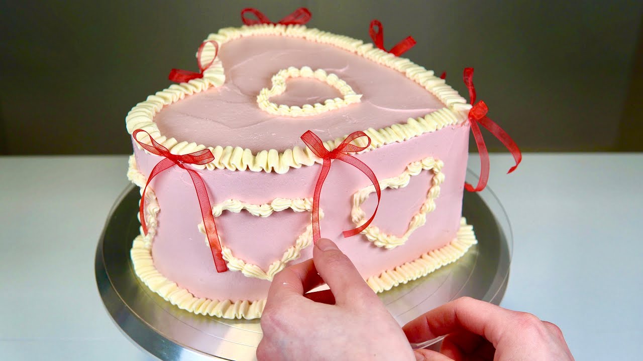 Valentine’s Day Cake Decorating Ideas
