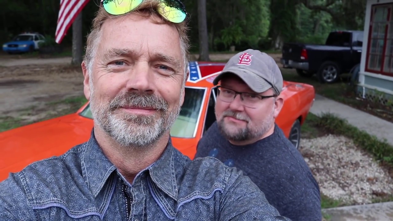 Bo Duke/John Schneider Hood Slide Fail!