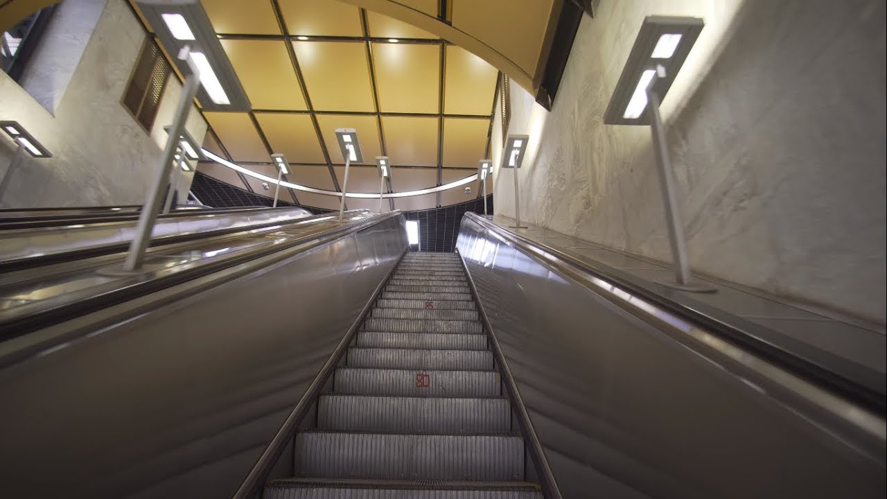 Russia, Moscow, Шипи́ловская (Shipilovskaya) metro station, 1X escalator