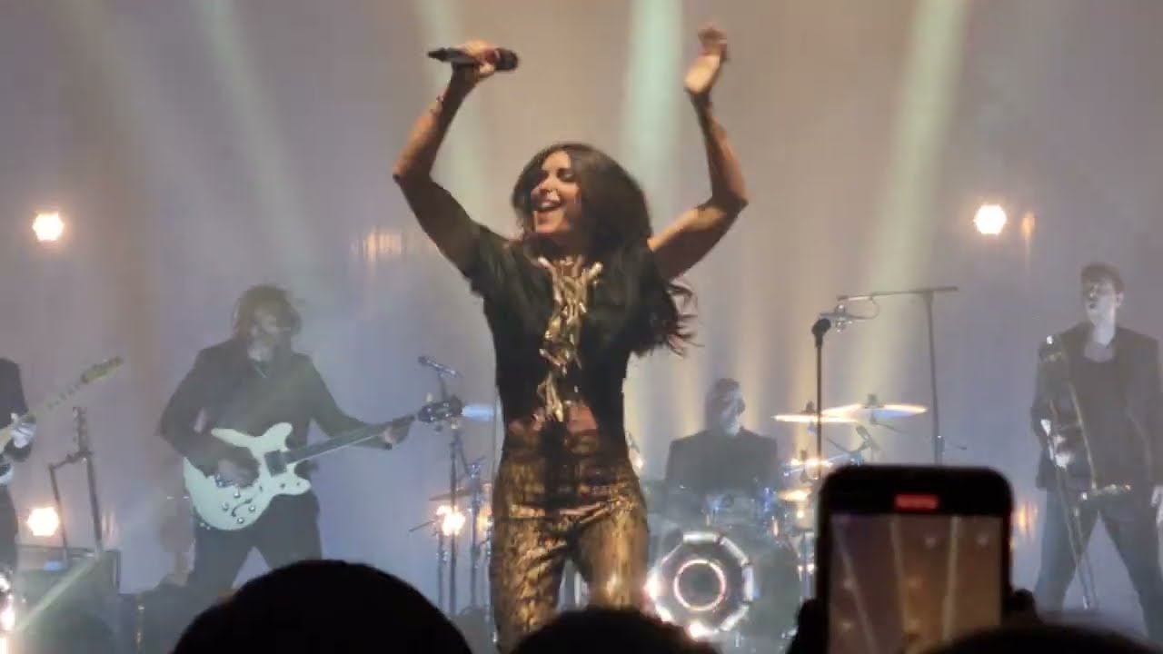 Jenifer Je danse et Les Jours électriques Accor Arena (N9)