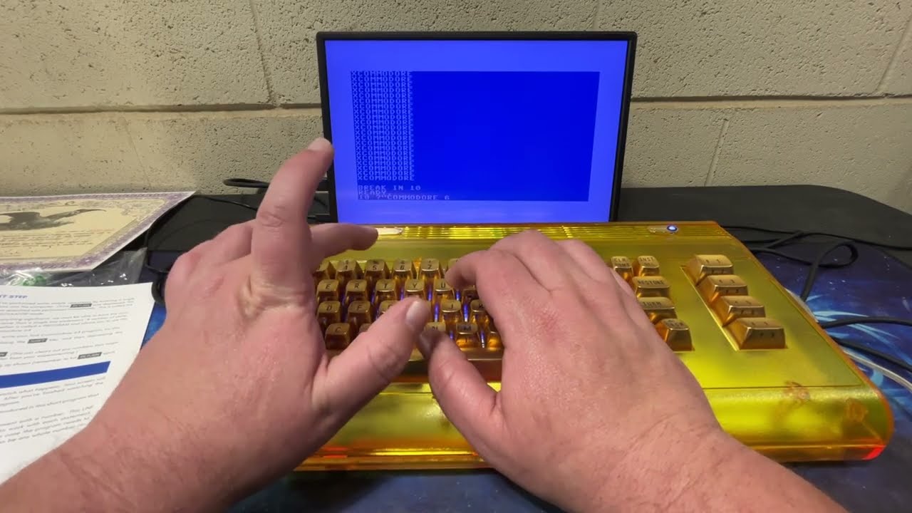 Распаковка Commodore 64 Ultimate Founders Edition
