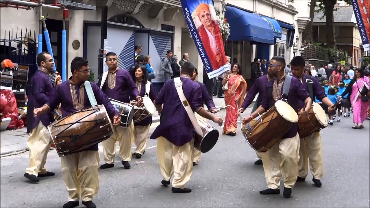 Shree Swaminarayan Mandir Kingsbury - Nagar Yatra - Central London Parade