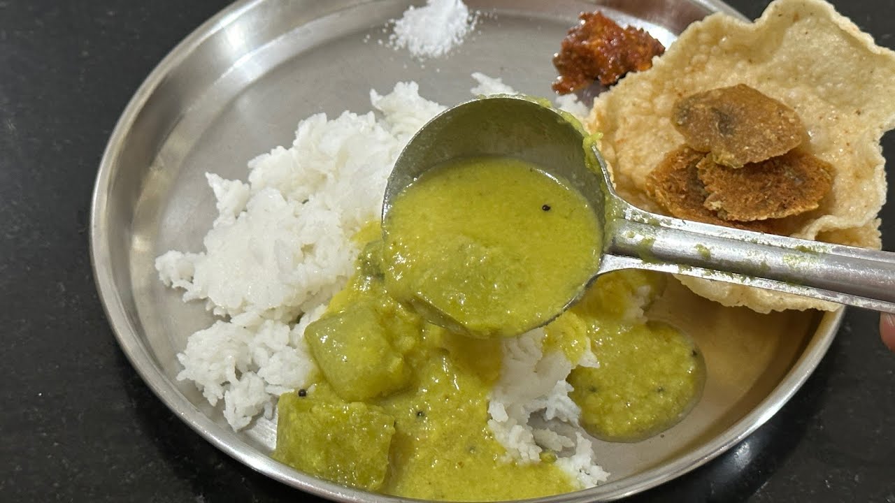 ಊಟಕ್ಕೆ ರುಚಿಯಾದ ಕೂಟು /ಸೋರೆಕಾಯಿ ಕೂಟು ಬಿಸಿ ಅನ್ನಕ್ಕೆ ತುಂಬಾ ರುಚಿ/Bottle Gourd kootu recipe /sorekai kootu