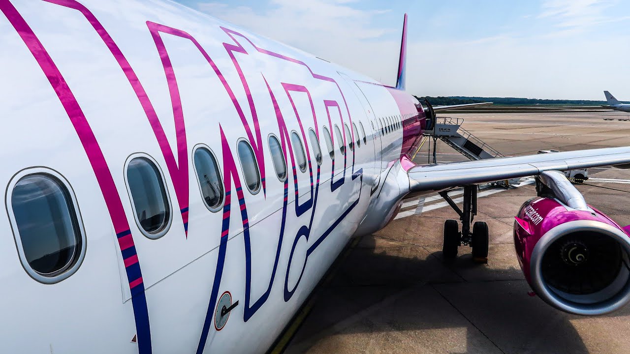 WORLD'S FASTEST GROWING AIRLINE | Wizz Air | Airbus A321 | Cologne - Vienna