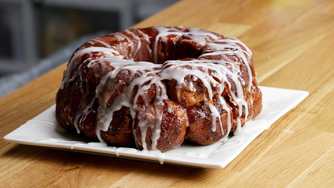 Pull-Apart Cinnamon Roll Monkey Bread