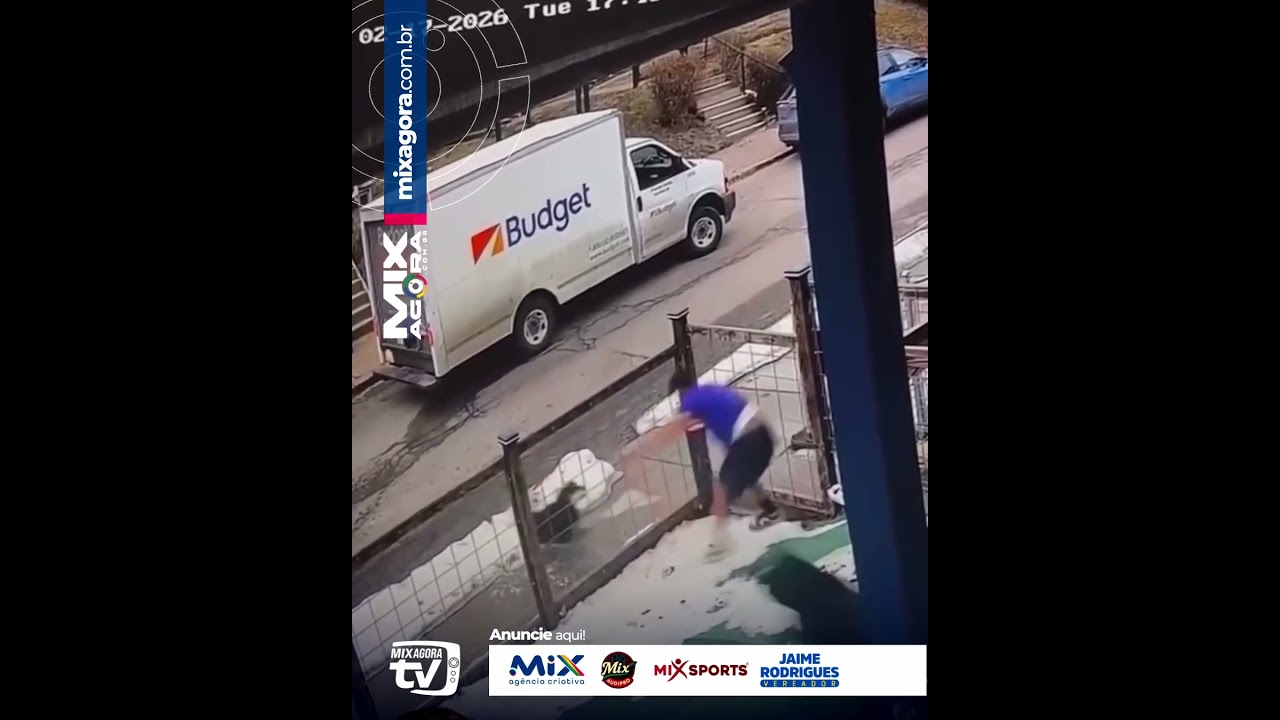 Um v&iacute;deo inusitado mostrar a tentativa desesperada de um jovem para escapa de cachorro